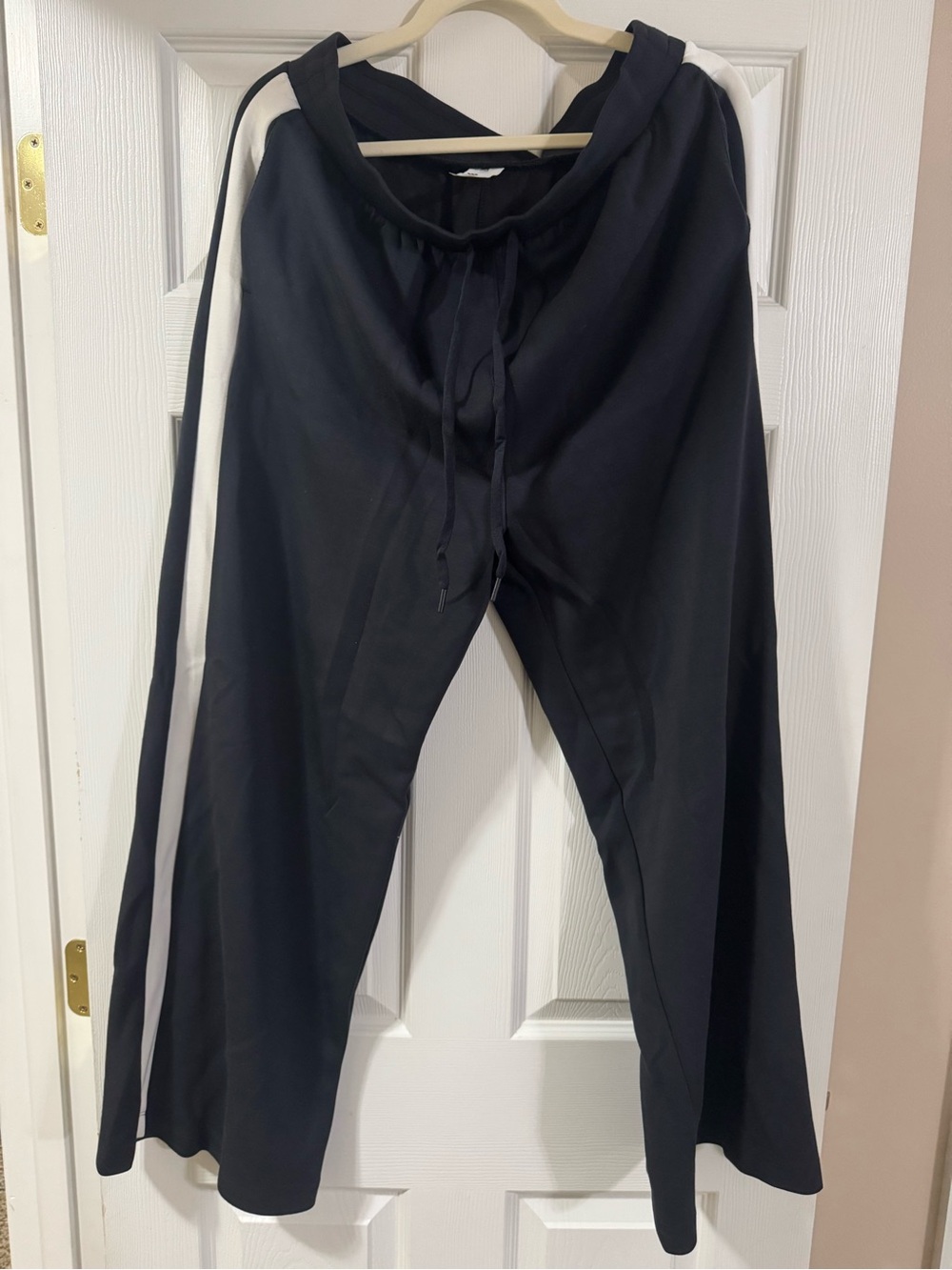 all in motion Black Wide-Leg Pants with White Side Stripe
